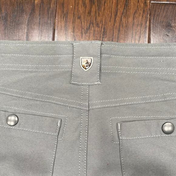 Kuhl Womens Shorts Sage Green Khaki Cargo Pocket Hiking Outdoor Bermuda Size 6 - Picture 4 of 8